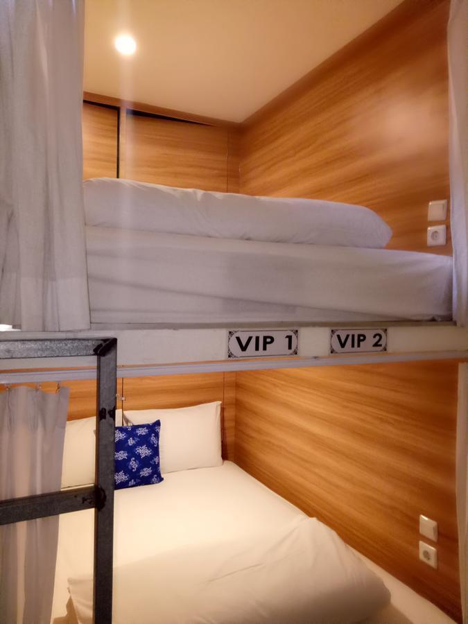 Karisa Pods Hostel Seminyak Buitenkant foto