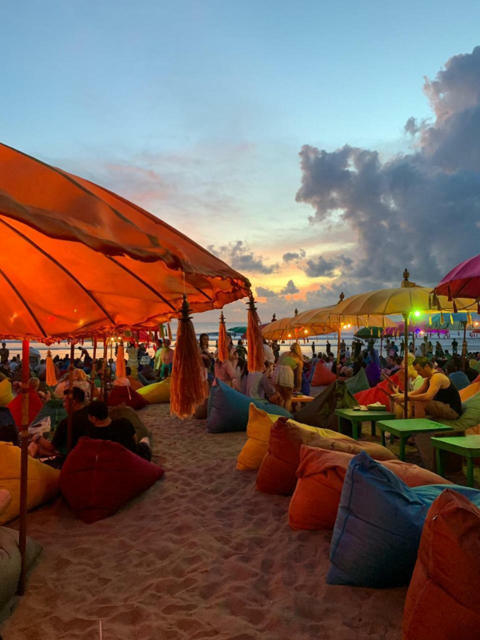 Karisa Pods Hostel Seminyak Buitenkant foto