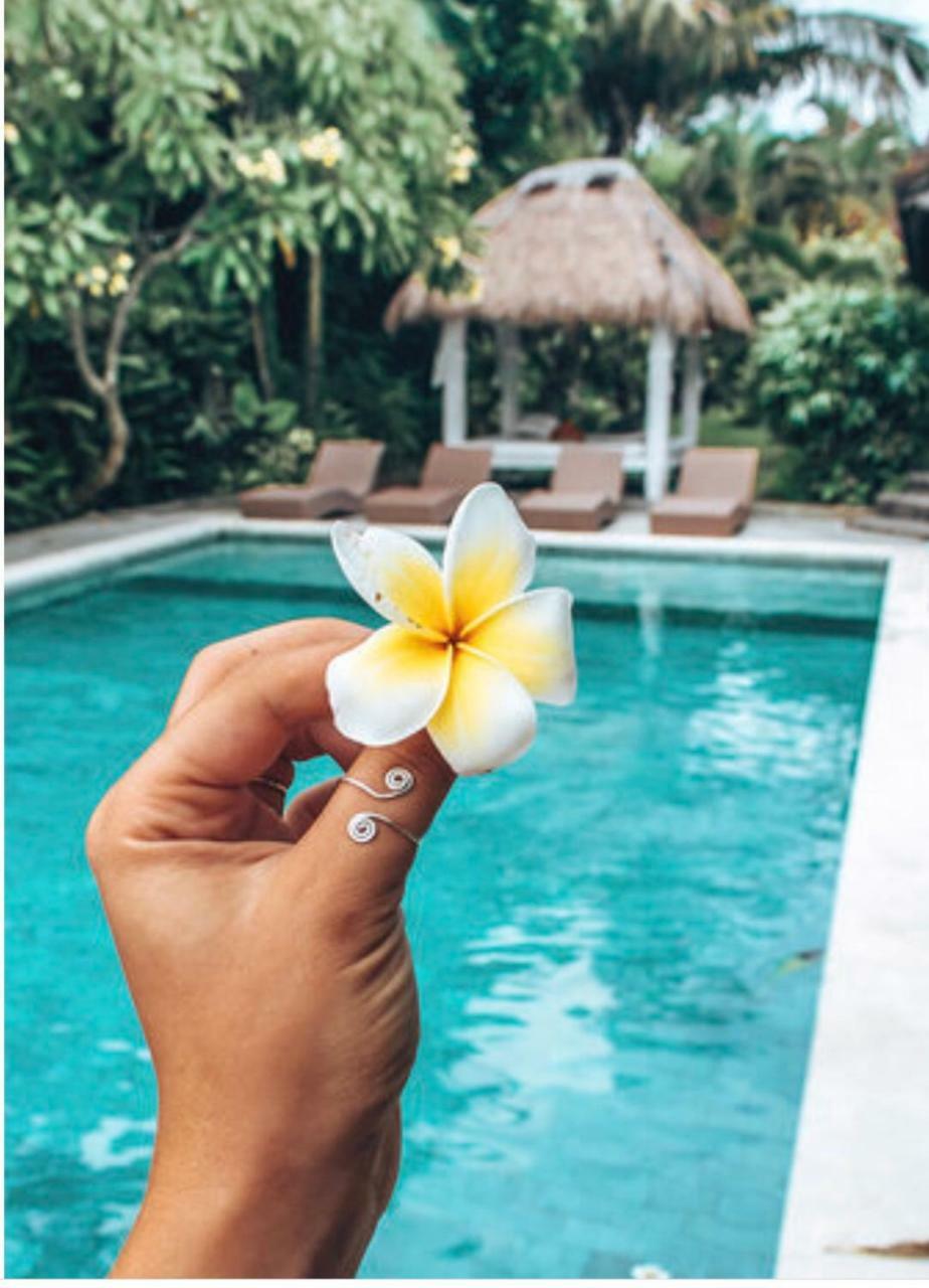 Karisa Pods Hostel Seminyak Buitenkant foto